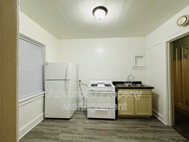 Building Photo - 4576 N 31st St