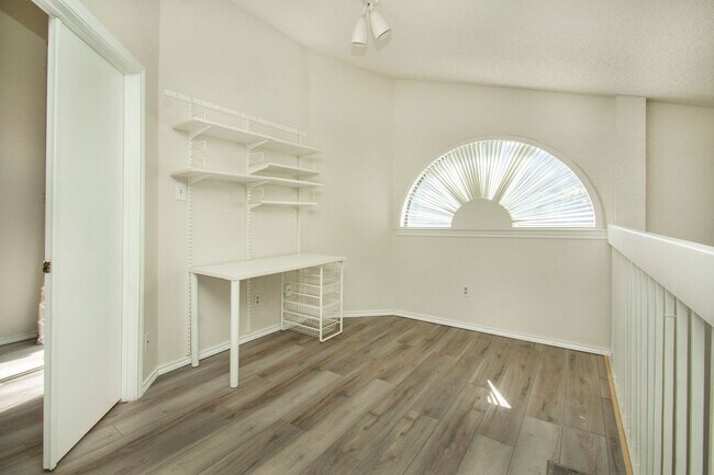 Building Photo - 4242 N Capistrano Dr