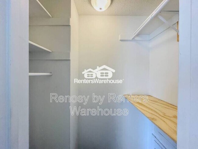 Building Photo - 651 Ridge Cir