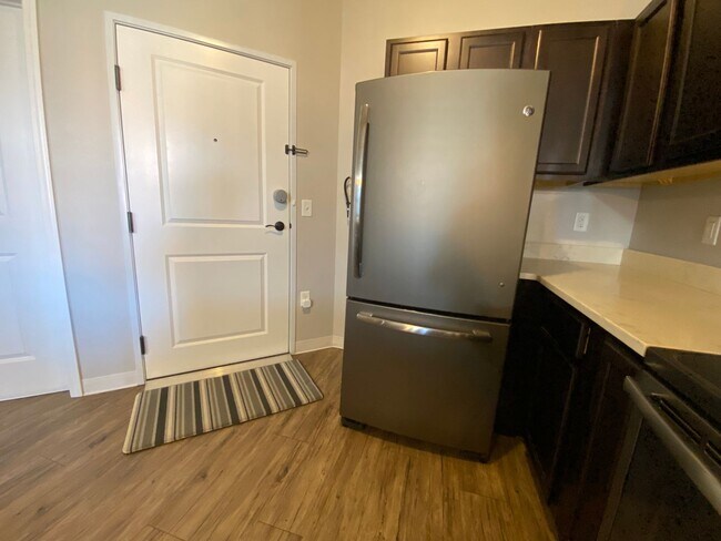 Building Photo - $1,500 | 1 Bedroom, 1 Bathroom Condo | No ...