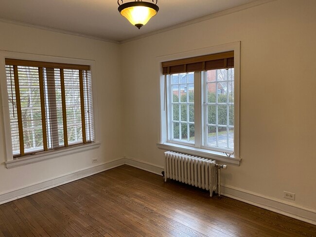 Building Photo - 551 Hill Terrace