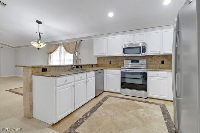 Building Photo - 15028 Savannah Dr