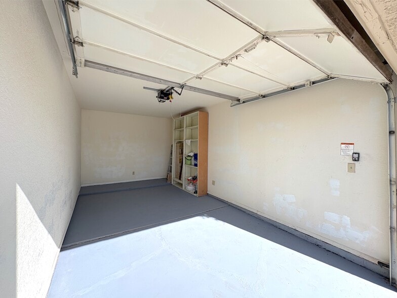 Building Photo - 2020 W Union Hills Dr