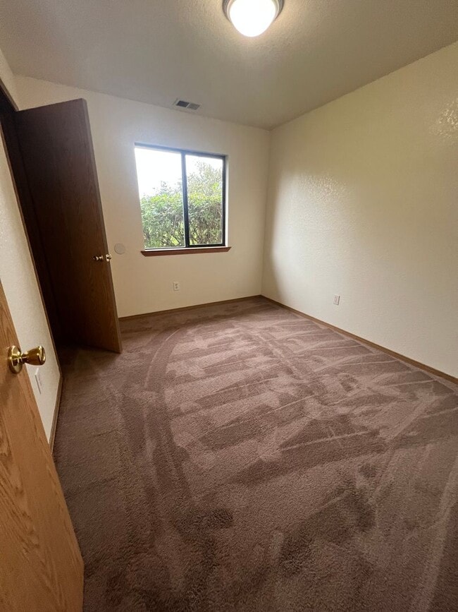 Building Photo - RSCHOOL