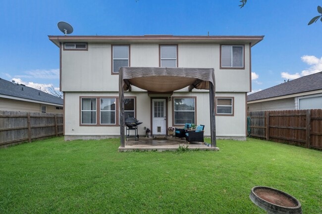 Building Photo - 7037 Lynn Lake Dr