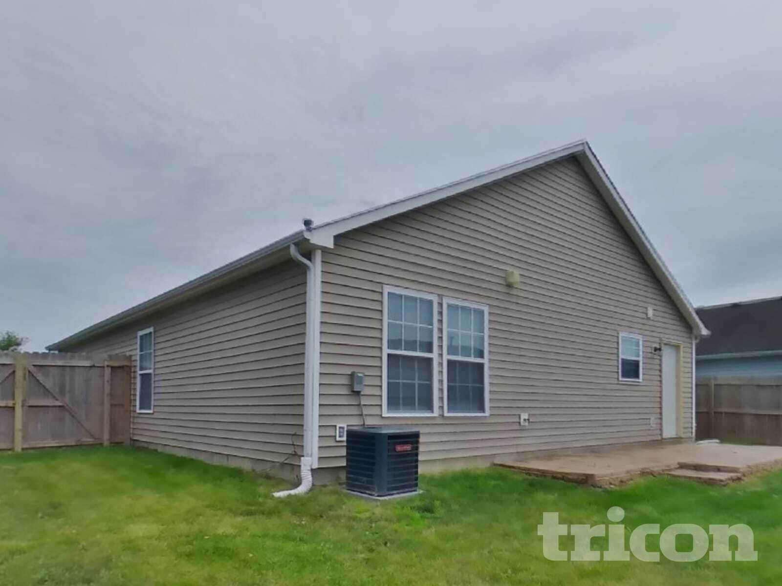 Building Photo - 454 Bourneside Dr