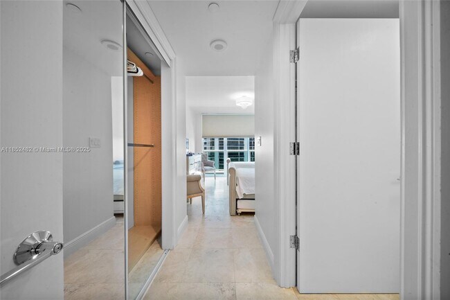 Building Photo - 20201 E Country Club Dr