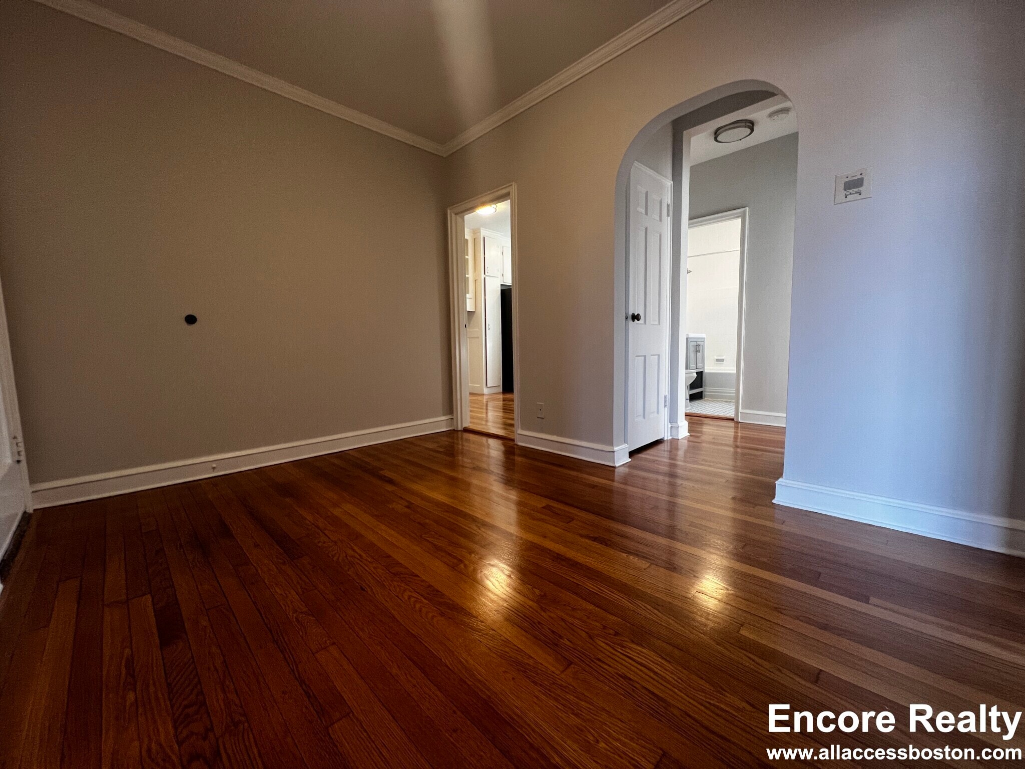 Building Photo - 105 Longwood Ave