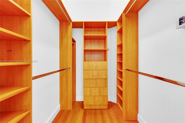 Building Photo - 5334 NW 111th Ct