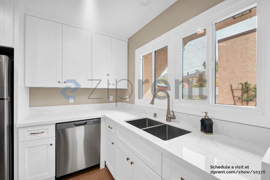 Building Photo - 1316 Miller Ave