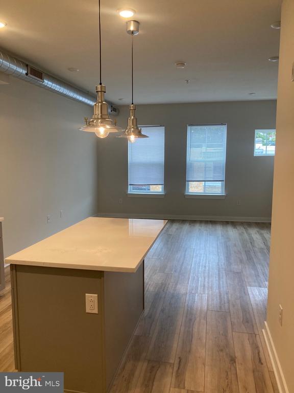 Building Photo - 2551 N Front St