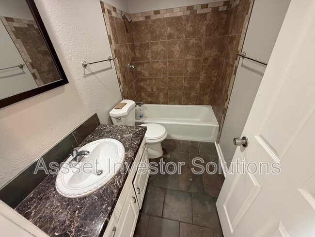 Building Photo - 11109 Delmar Ct