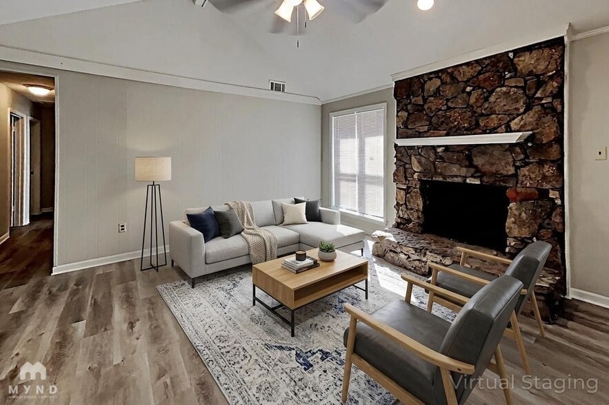 Building Photo - 8401 Southernwood Cove