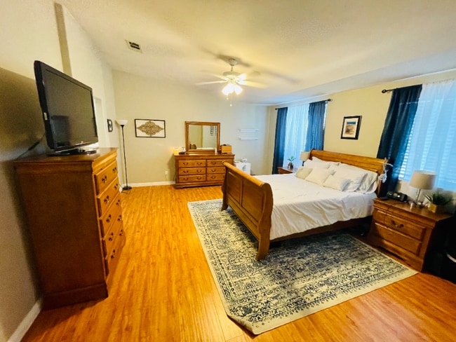 Building Photo - 46249 Via La Colorada