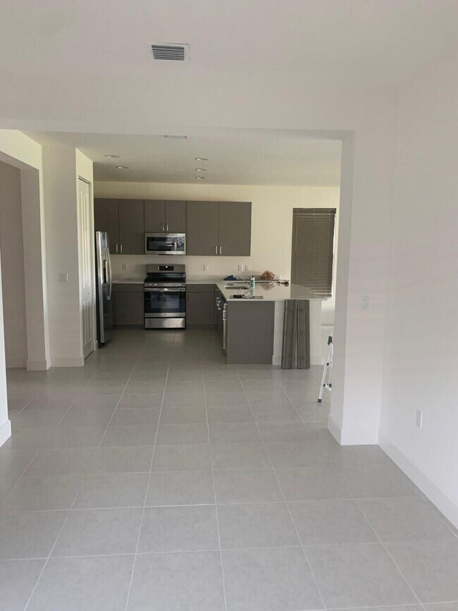 Building Photo - 11643 SW Moon River Way