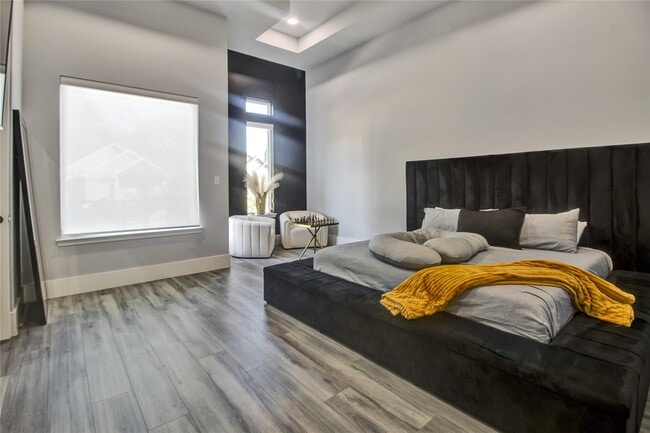 Building Photo - 811 Paul Quinn St