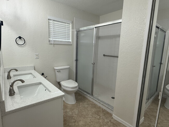 Building Photo - "3-Bedroom North Port Home!"