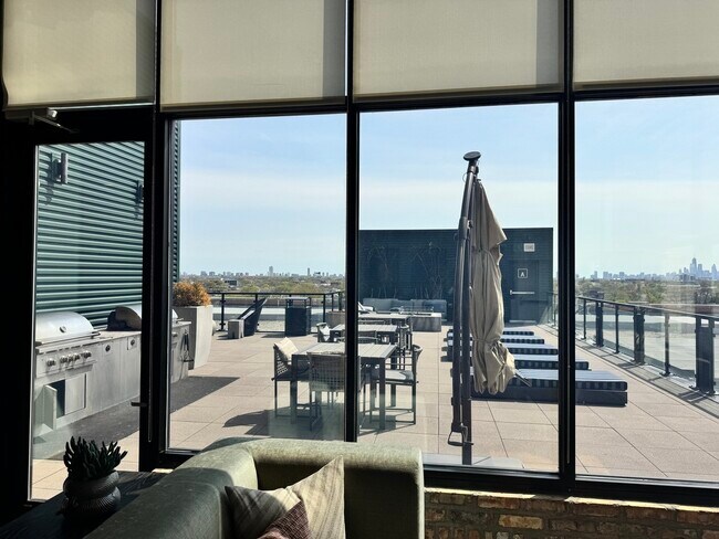 Building Photo - 4000 W Diversey Ave