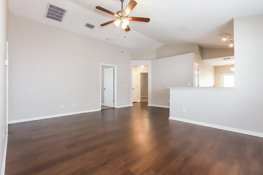 Building Photo - 624 Cape Cod Cir