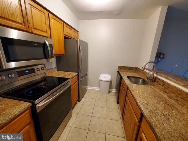 Building Photo - 8036 Pantano Pl