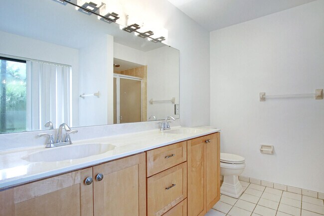 Building Photo - 1273 SW Albenga Ave