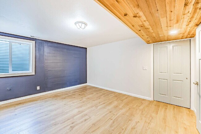 Building Photo - Sophisticated and Elegant home is located in Harbor Ridge at Browns Point. Spacious 4 bedroom, 4 ...