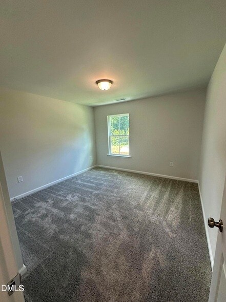 Building Photo - 531 Glen Clova Dr
