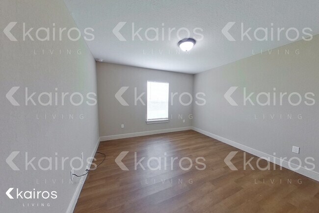 Building Photo - 14310 SW 28th Ave