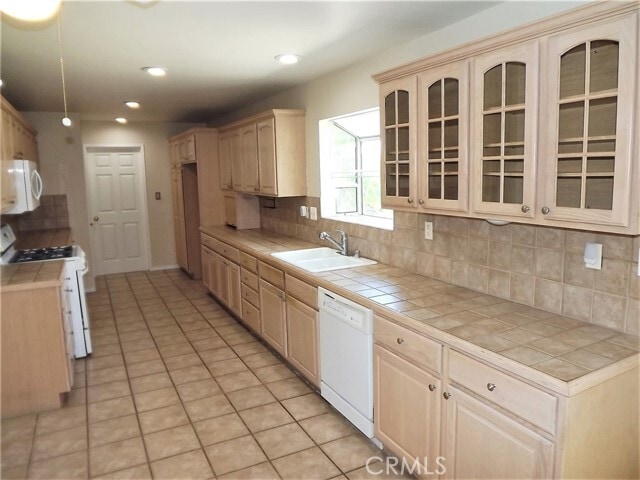 Building Photo - 545 E Vista Del Gaviota Ave