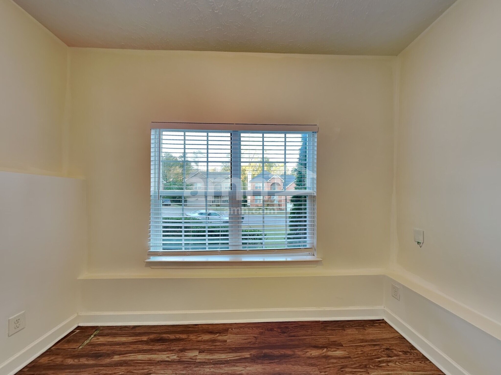 Building Photo - 1409 Napa Pt W