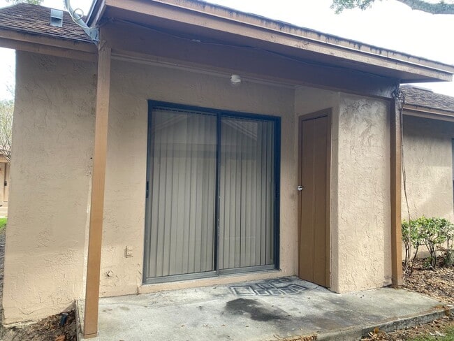 Building Photo - Winter Garden 2 Bedroom 2 Bath home