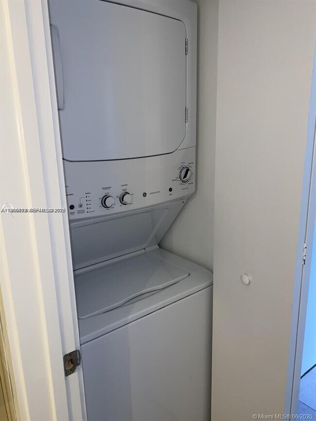 Building Photo - 55 SW 9th St