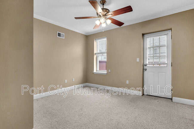 Building Photo - 131 S Bouldin St