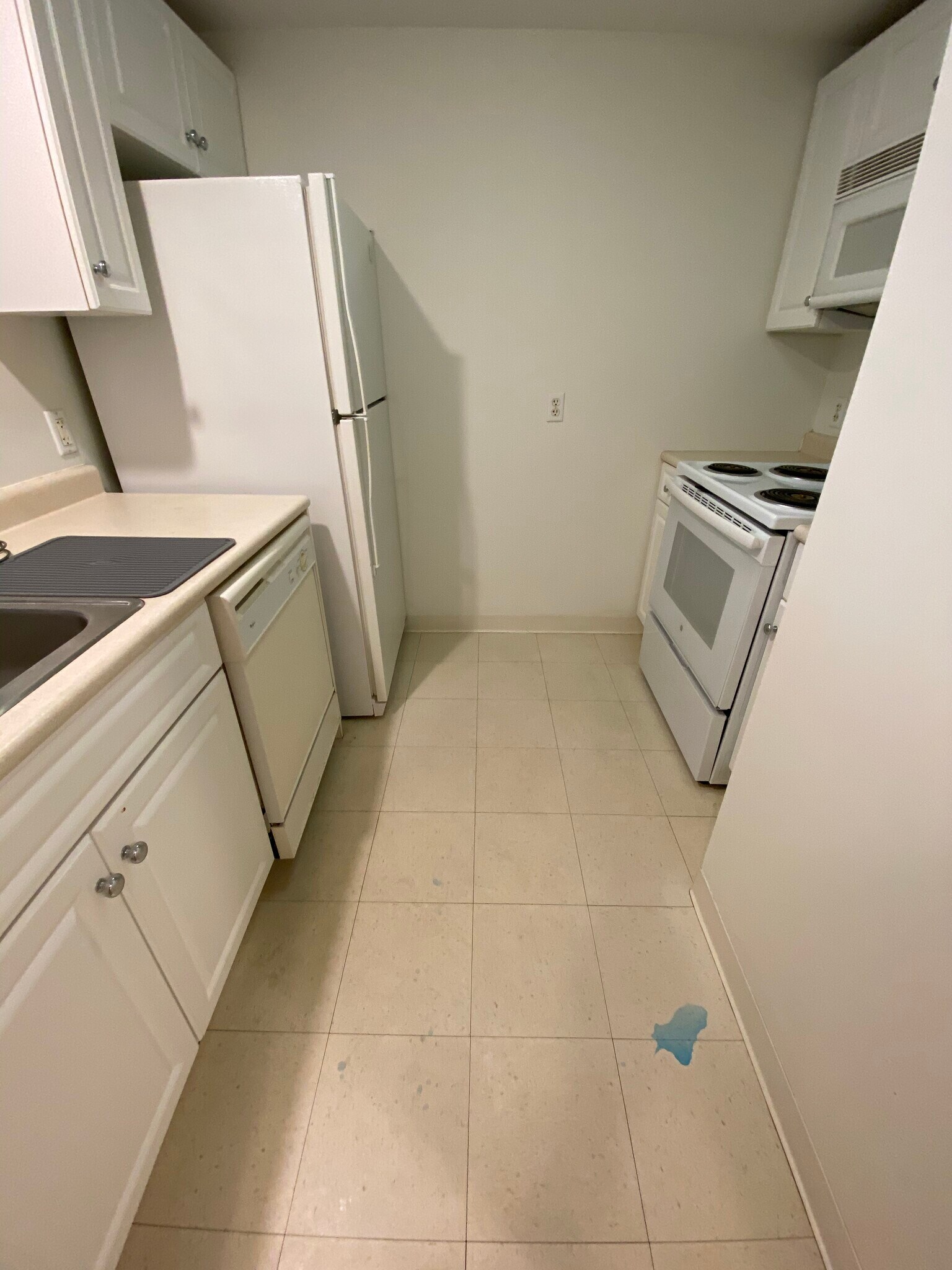 Building Photo - 10 Museum Way