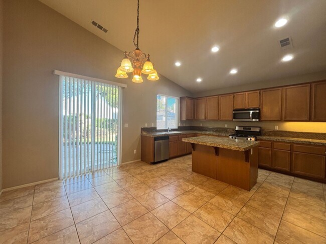 Building Photo - (APPLICATION PENDING) Upgraded West Lancaster Home
