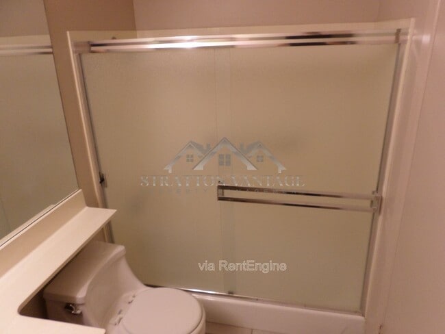 Building Photo - 6602 E Juniper Ave