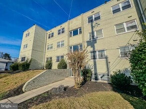 Building Photo - 4810 Quarles St NE