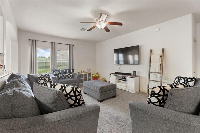 Building Photo - 285 Country Crossing Cir