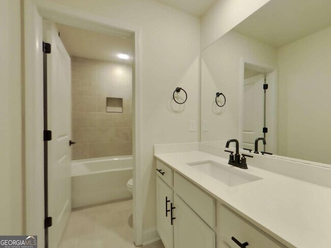 Building Photo - 615 Cantrell Dr