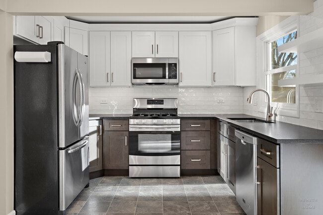 Building Photo - 659 Alida Dr