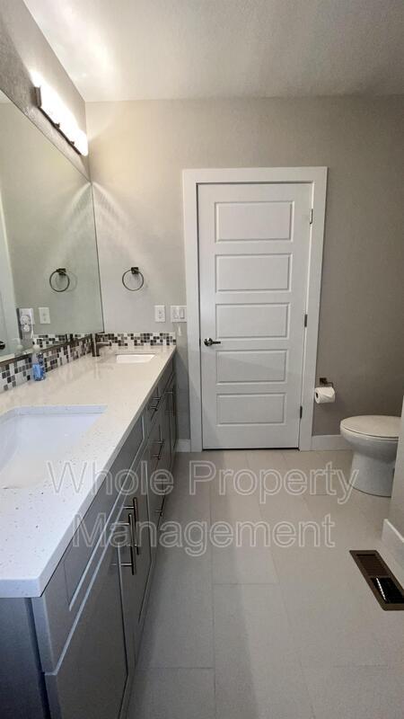 Building Photo - 2870 W Parkside Pl