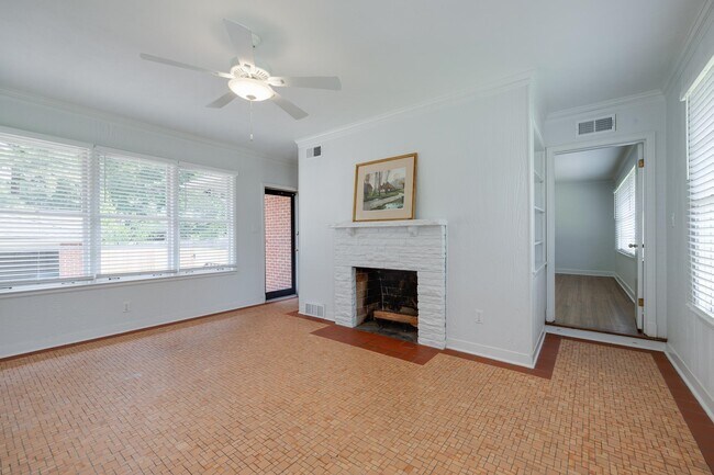 Building Photo - 5208 Gwynne Rd