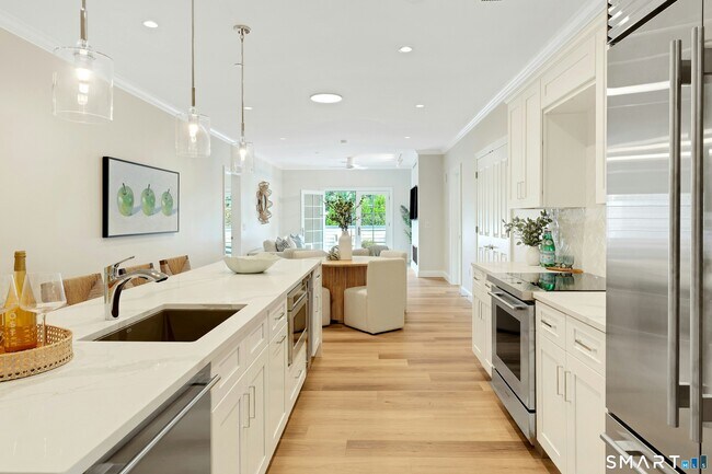 Building Photo - 340 Heights Rd