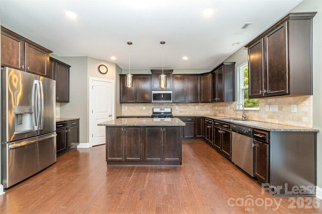 Building Photo - 3004 Fallondale Rd