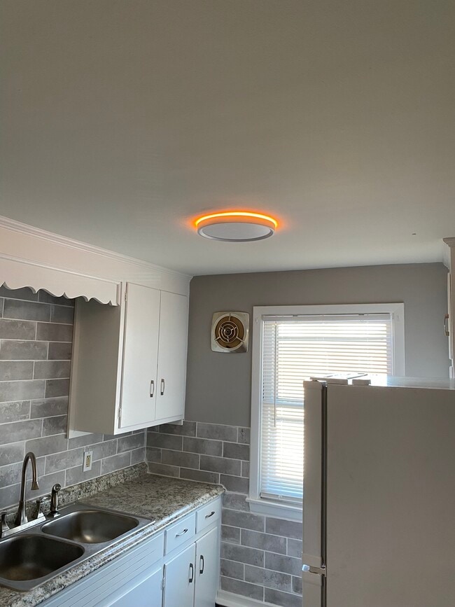 Building Photo - 6068 Transit Rd