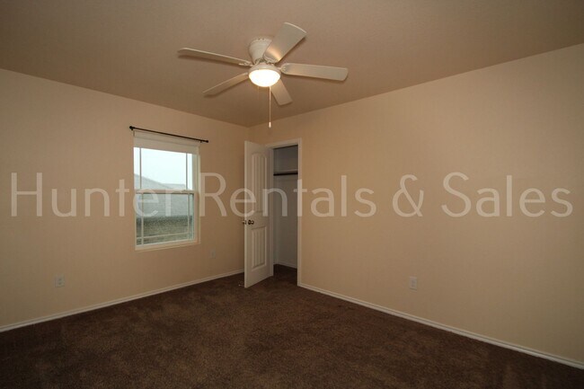 Building Photo - Beautiful 4-Bedroom, 2-Bath Home for Rent ...