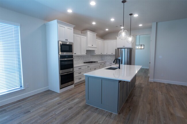 Building Photo - 18459 Chameleon Ct