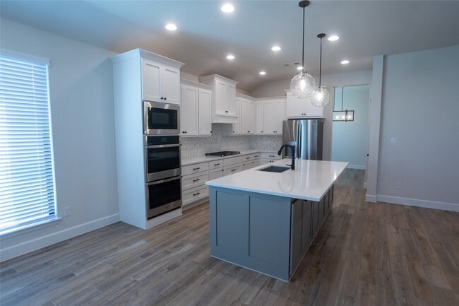 Building Photo - 5445 E Forest Rd