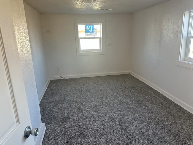 Building Photo - 1229 N Woodland St