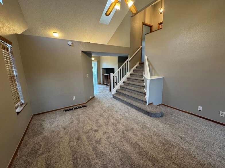 Building Photo - 1460 W 134th Pl